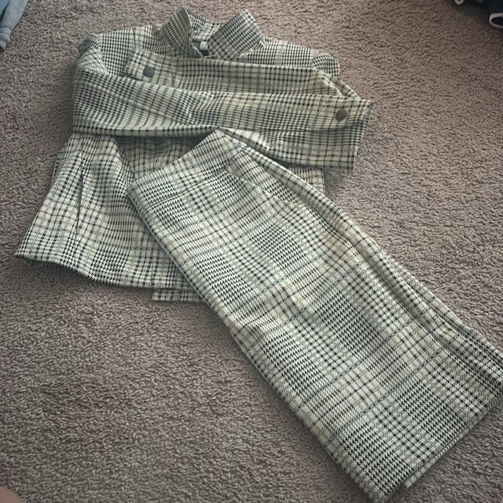 CAbi Cream and Black Blazer Tailored Suit Jacket and skirt